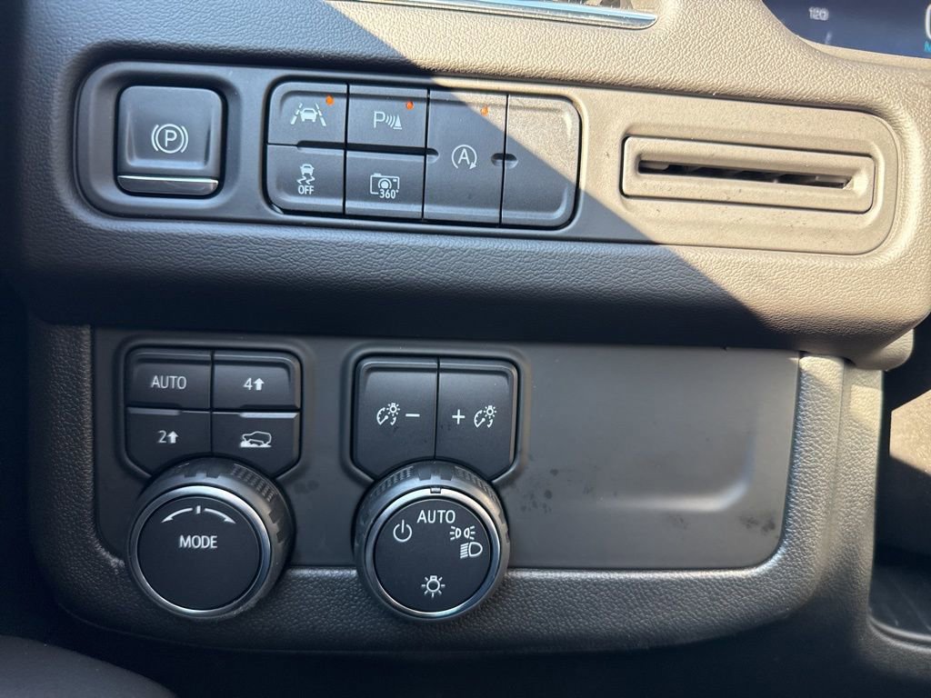 Used 2023 Chevrolet Tahoe LT w/ LT Signature Plus Package image 25