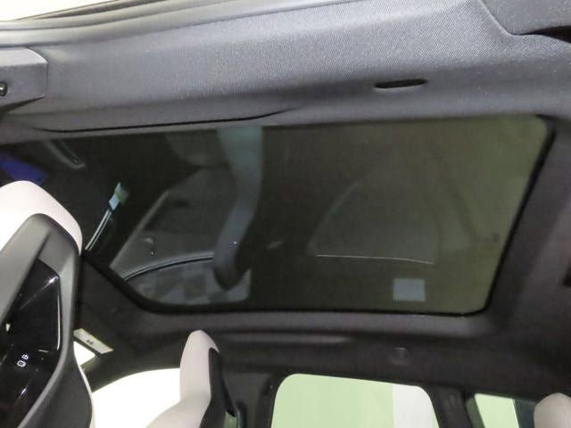 Used 2026 BMW iX xDrive60 image 9