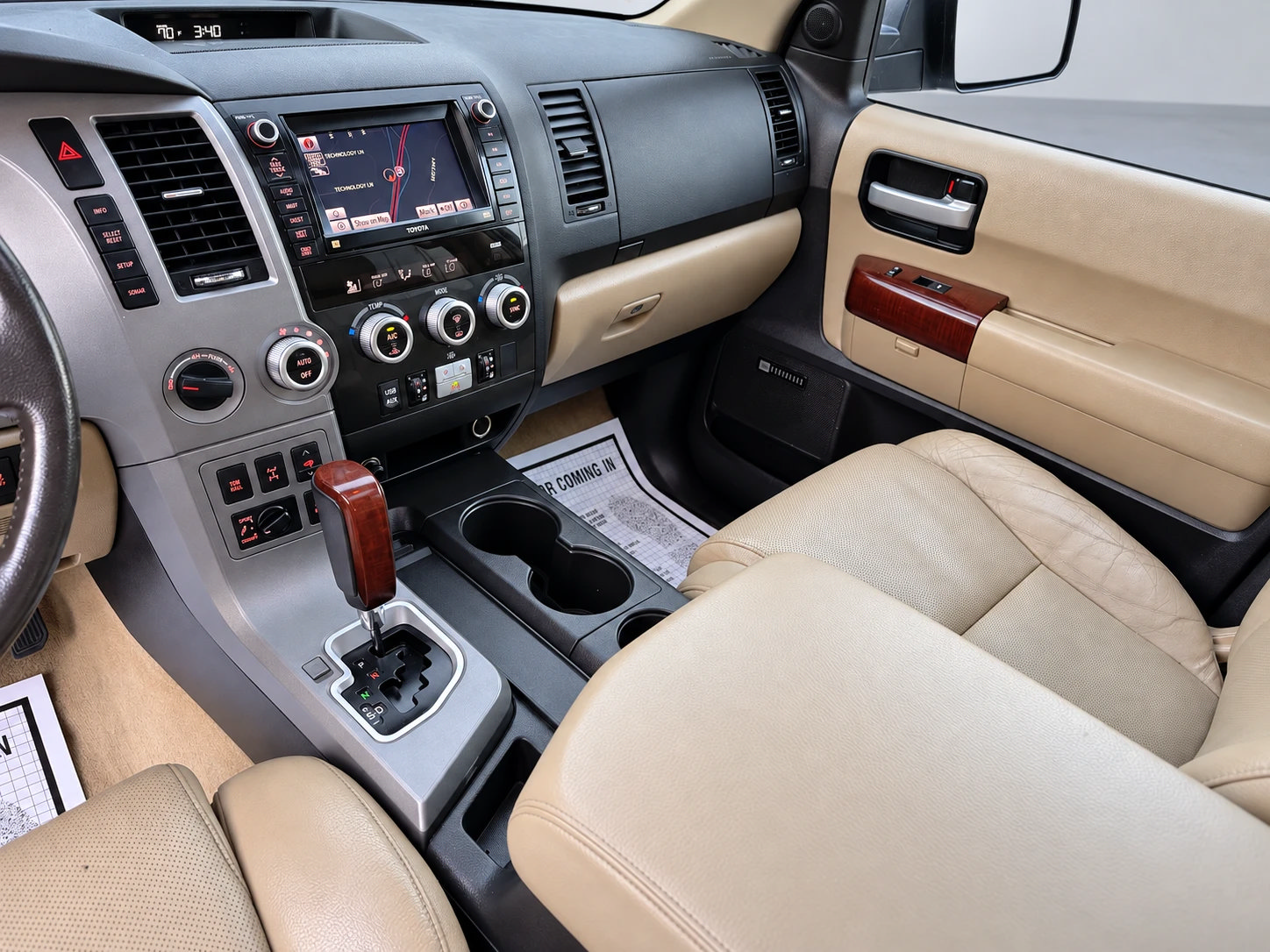 Used 2011 Toyota Sequoia Platinum AWD/4WD image 10