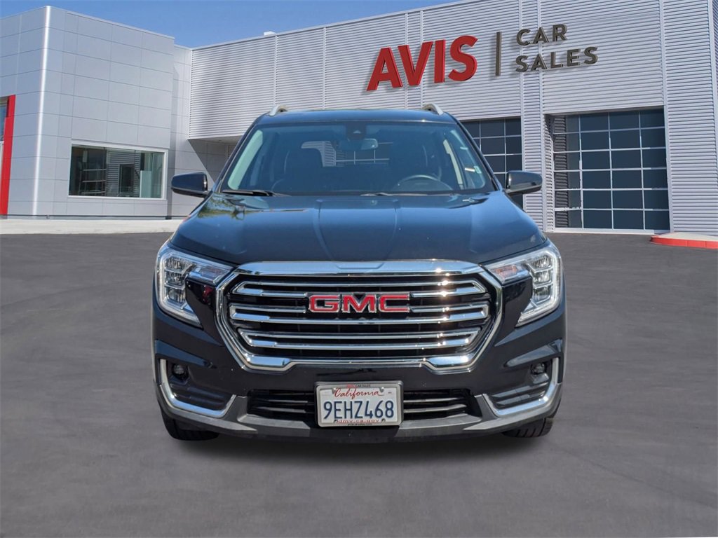 Used 2023 GMC Terrain SLT image 2