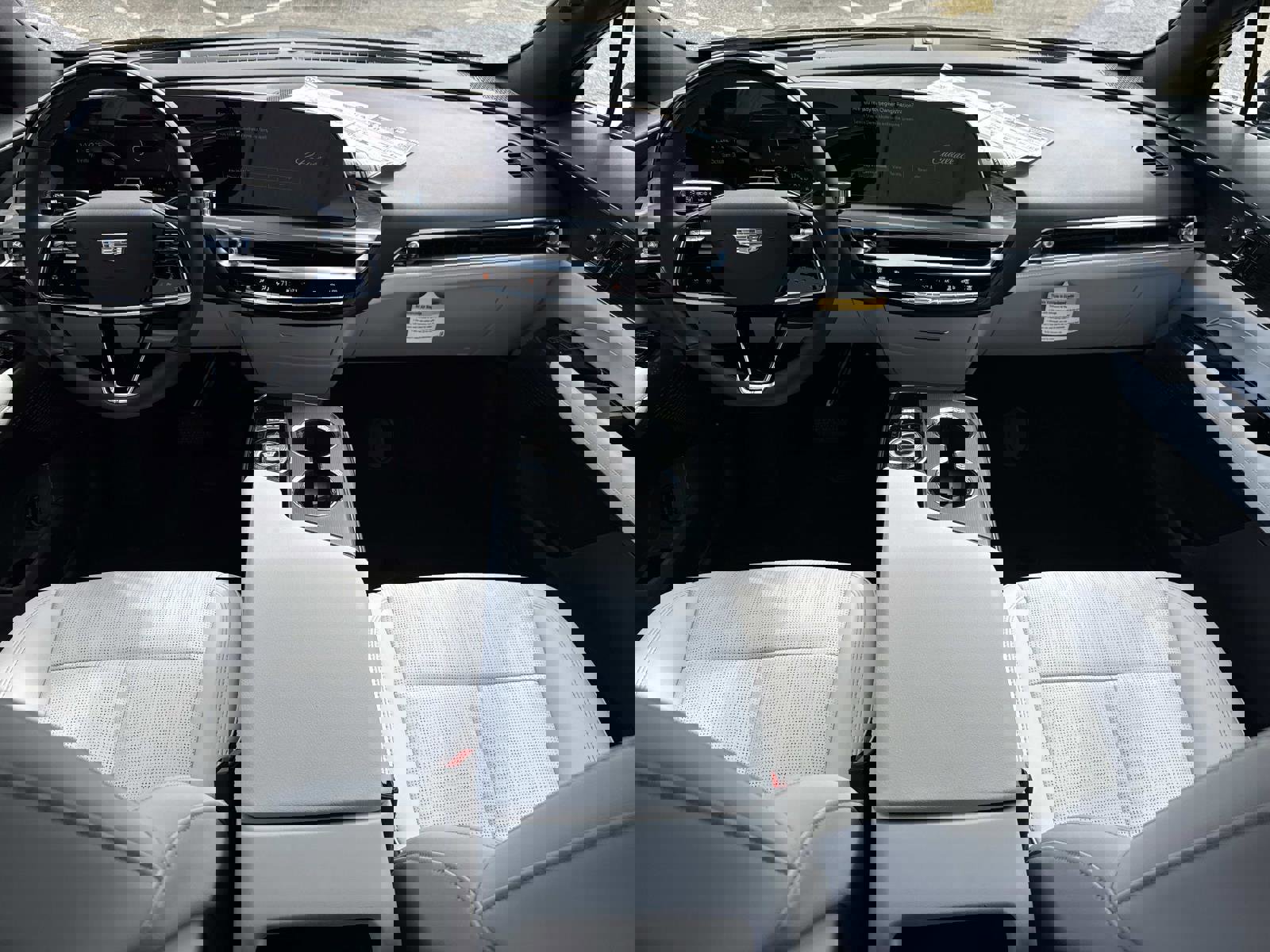 New 2026 Cadillac Lyriq Luxury image 16