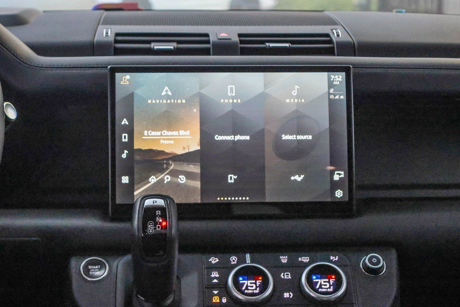 Used 2023 Land Rover Defender 130 X image 24