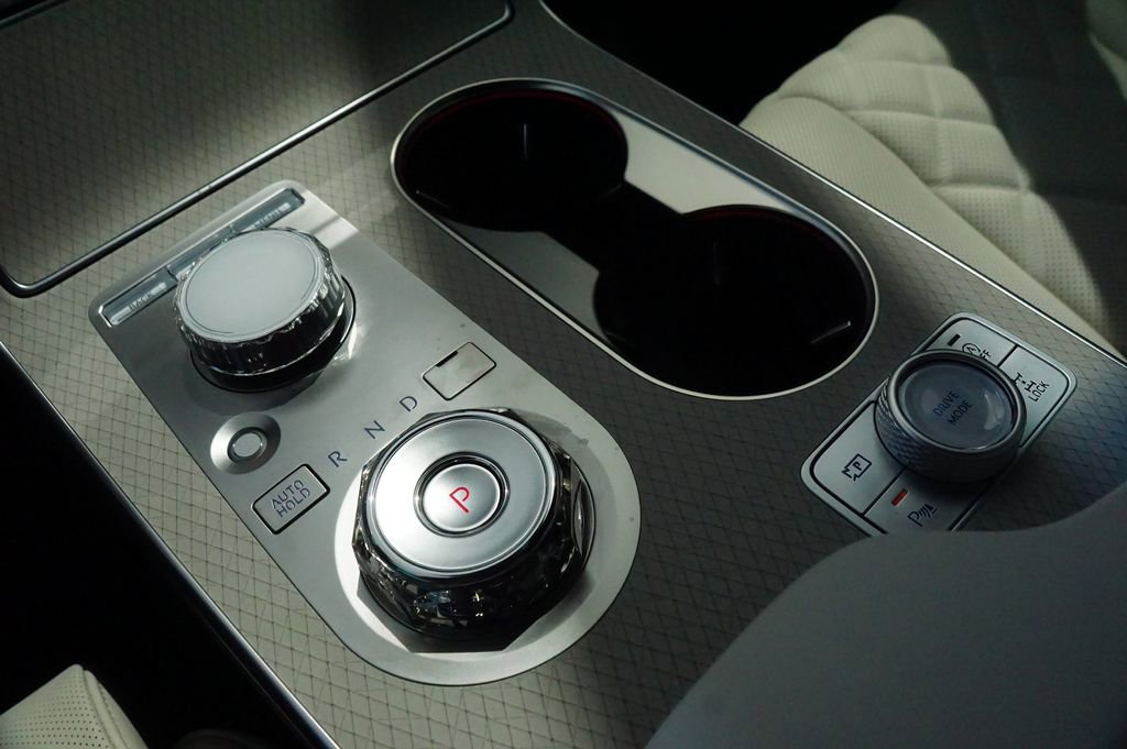 New 2025 Genesis GV80 3.5T Prestige image 11