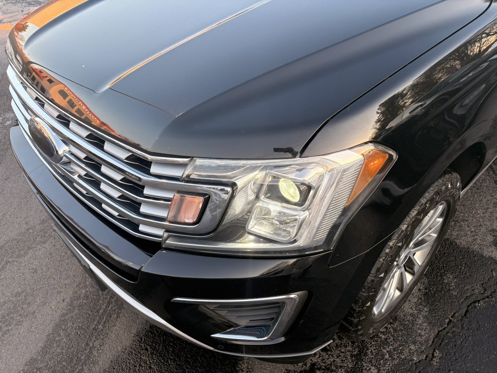 Used 2018 Ford Expedition Max Limited image 7