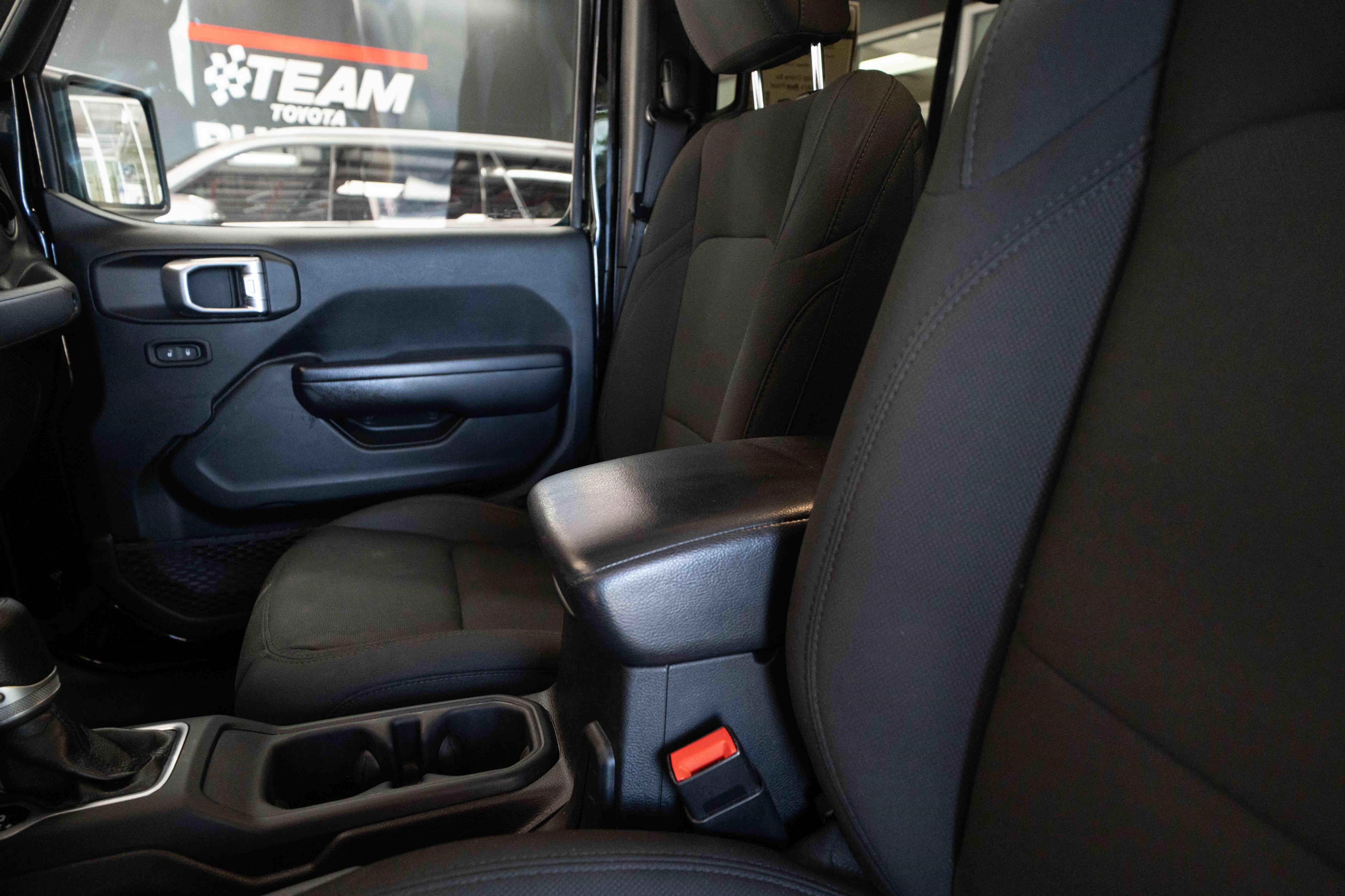 Used 2021 Jeep Gladiator Sport AWD/4WD image 10