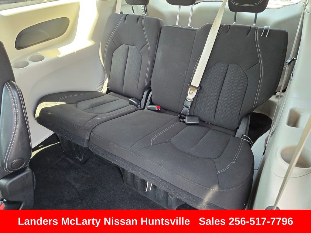 Used 2023 Chrysler Voyager LX FWD image 14