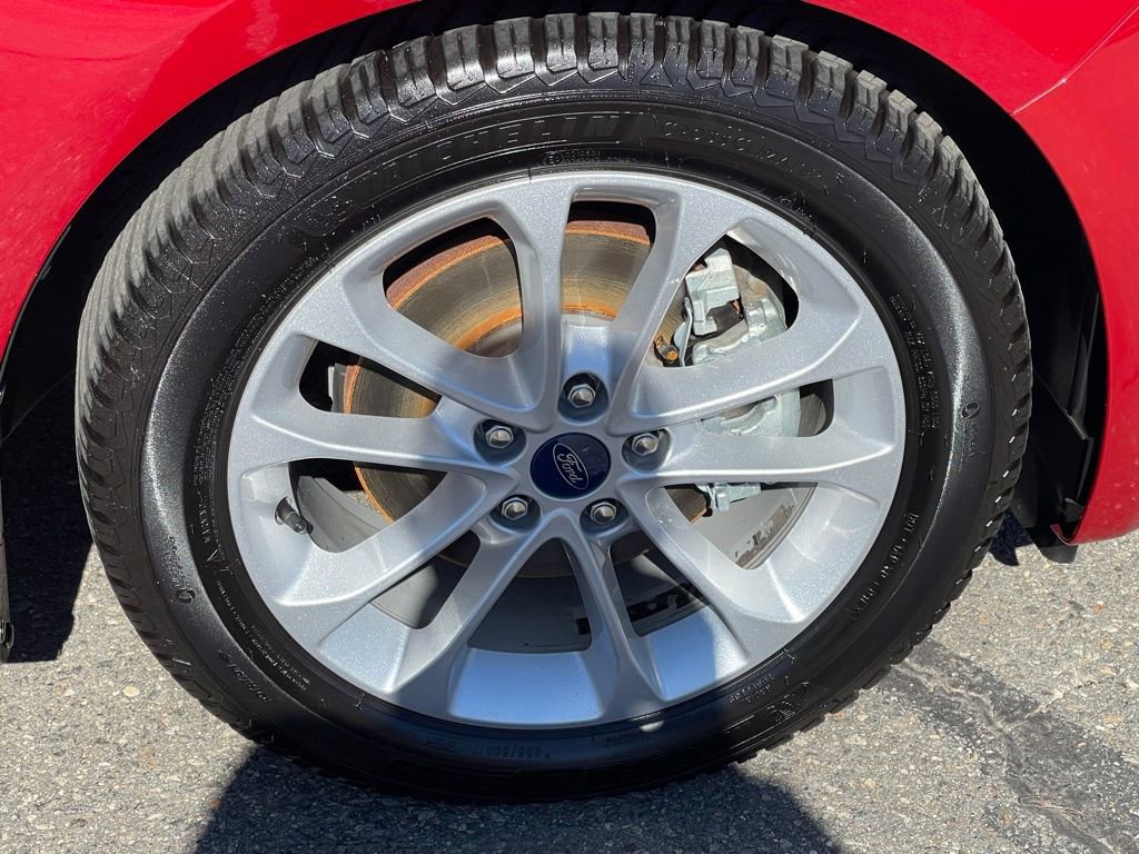 Used 2020 Ford Fusion SE image 25