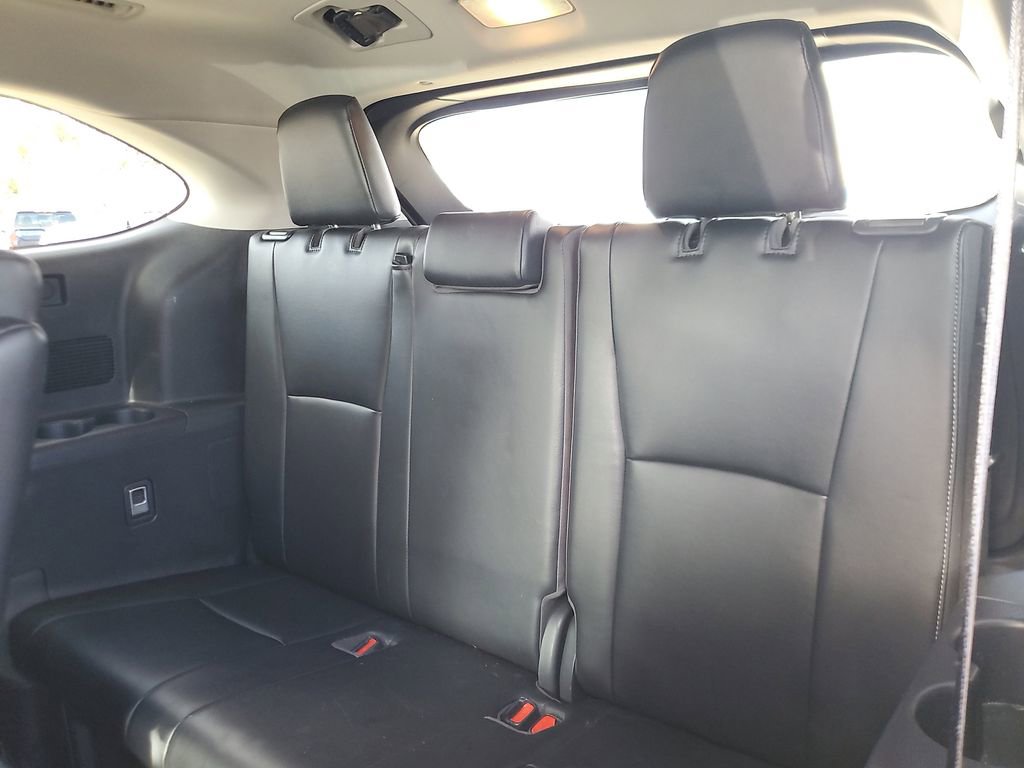 Used 2022 Toyota Highlander XLE image 11