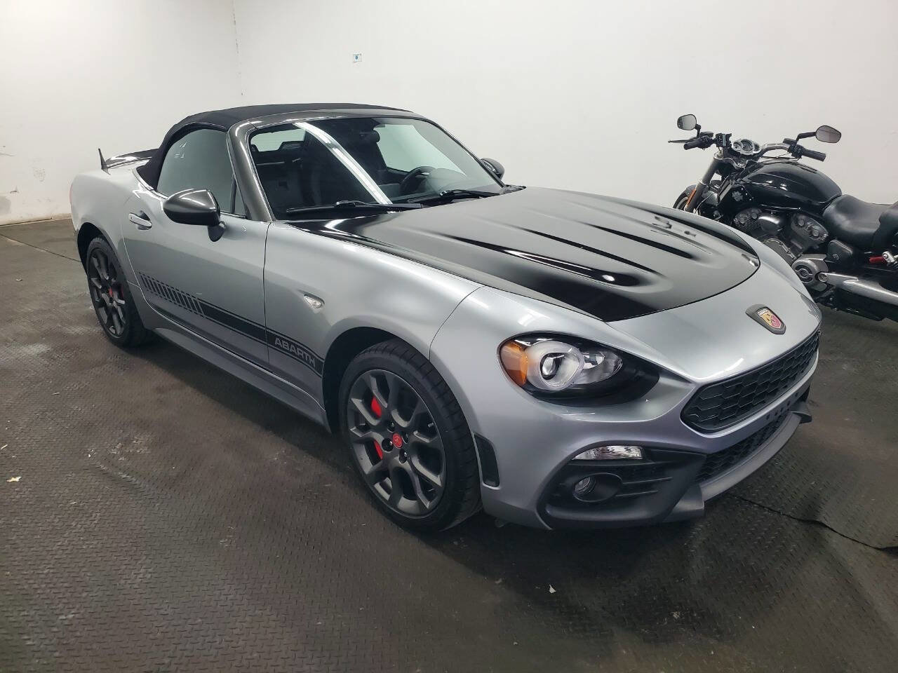 Used 2017 FIAT 124 Spider Abarth image 3