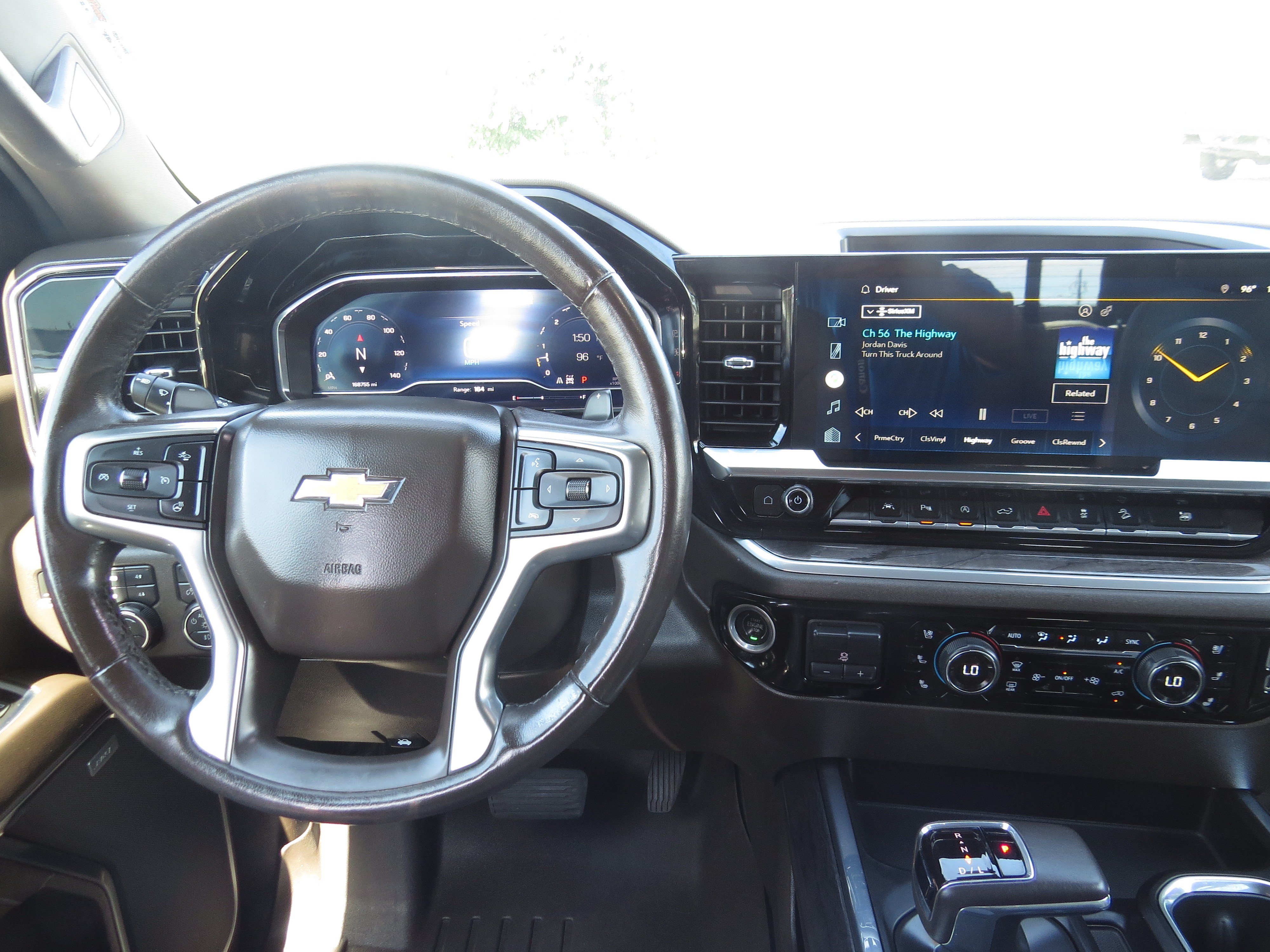 Used 2022 Chevrolet Silverado 1500 LTZ w/ Technology Package AWD/4WD image 15