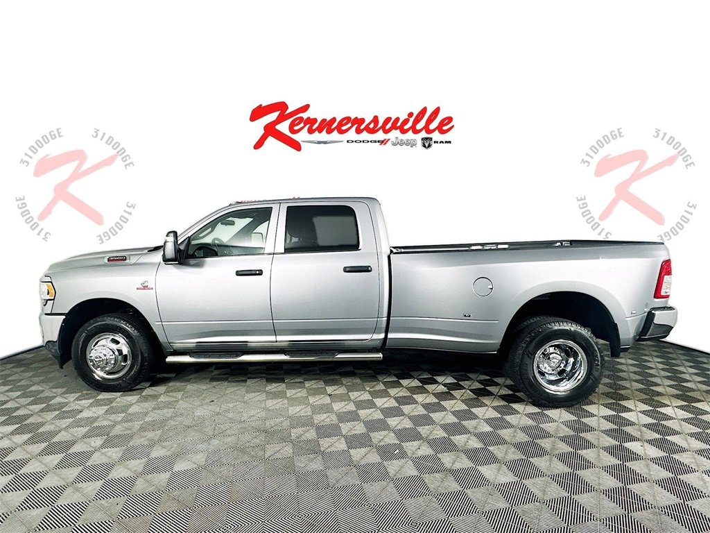 Used 2024 RAM 3500 Tradesman w/ Chrome Appearance Group image 4