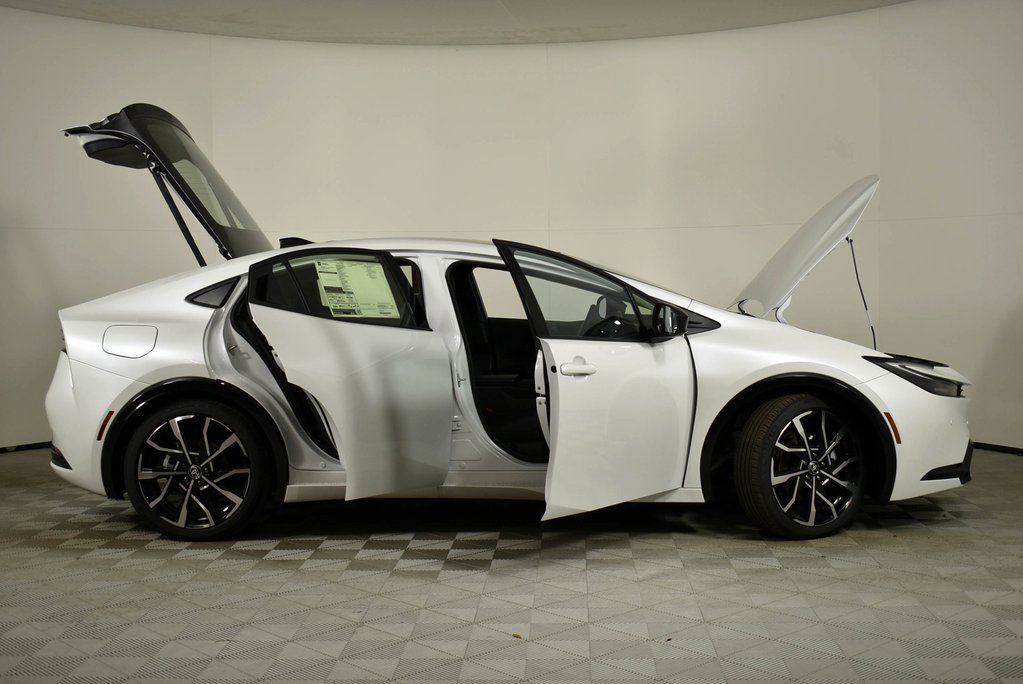 New 2026 Toyota Prius Plug-In Hybrid image 8