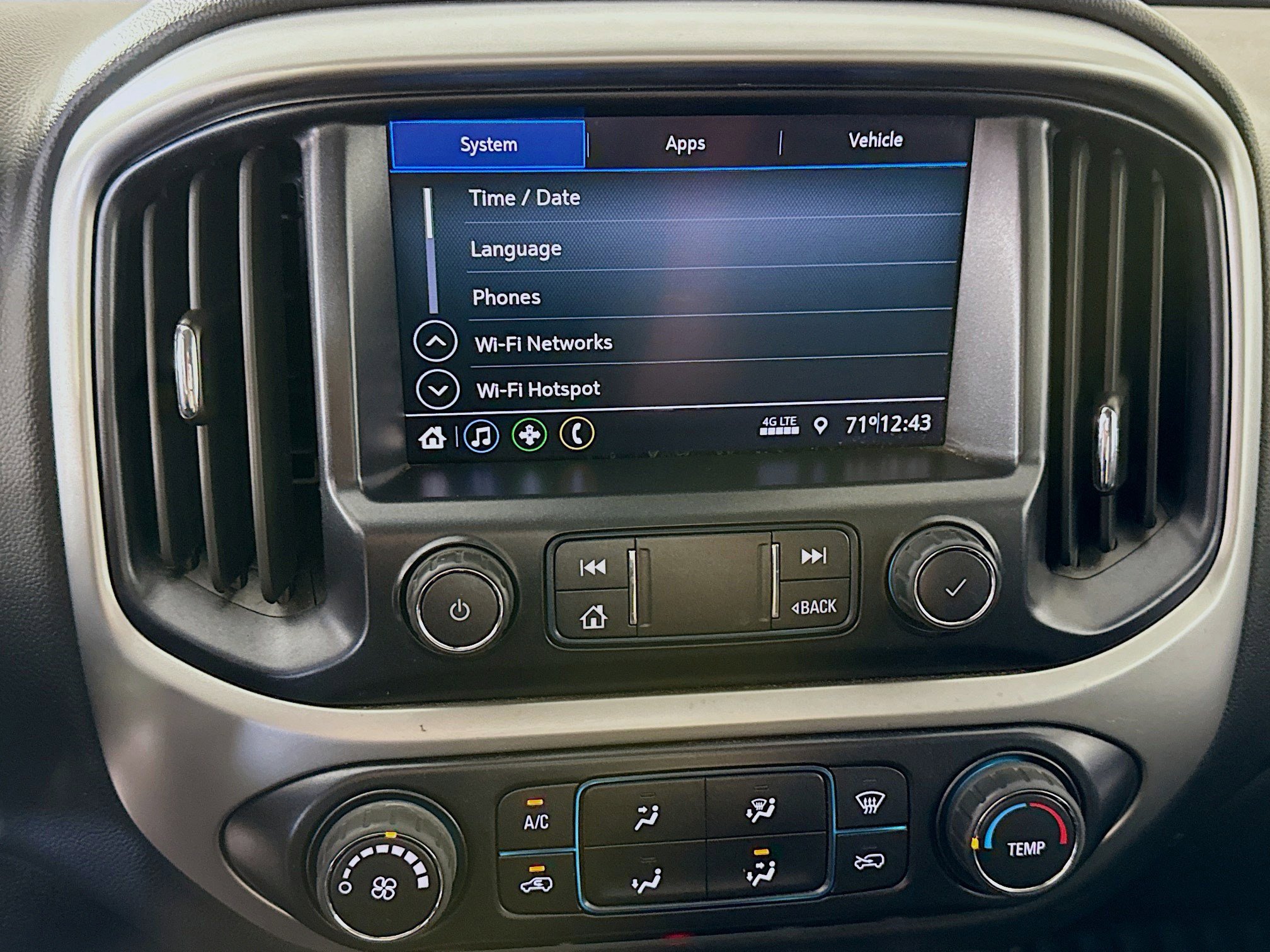 Used 2022 Chevrolet Colorado LT w/ Fleet Safety Package image 18