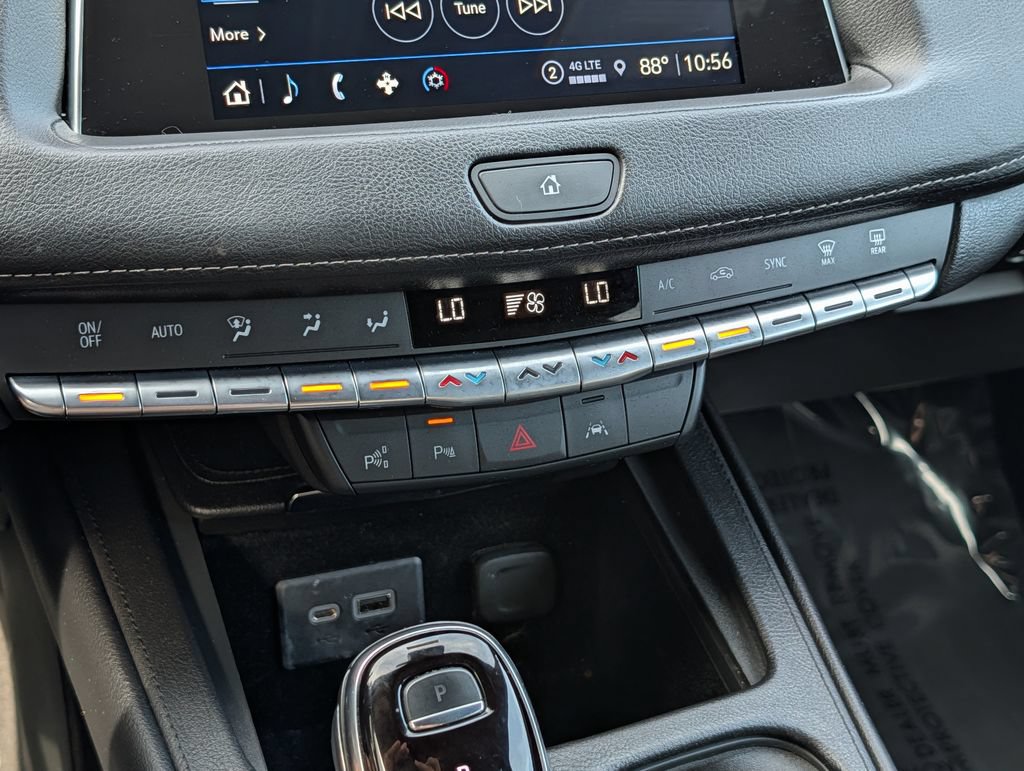 Used 2022 Cadillac XT4 Premium Luxury w/ Enhanced Visibility Package FWD image 22