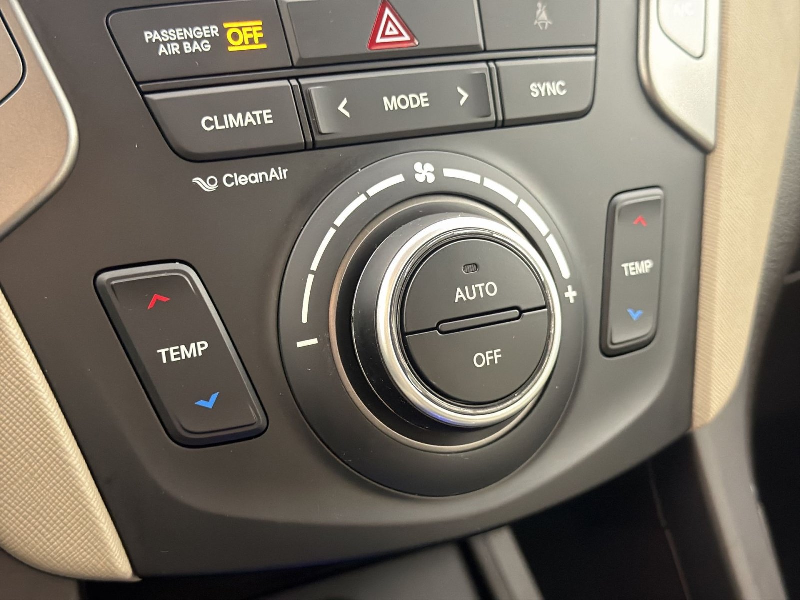 Used 2017 Hyundai Santa Fe Sport w/ 2.4L Tech Package 04 AWD/4WD image 21