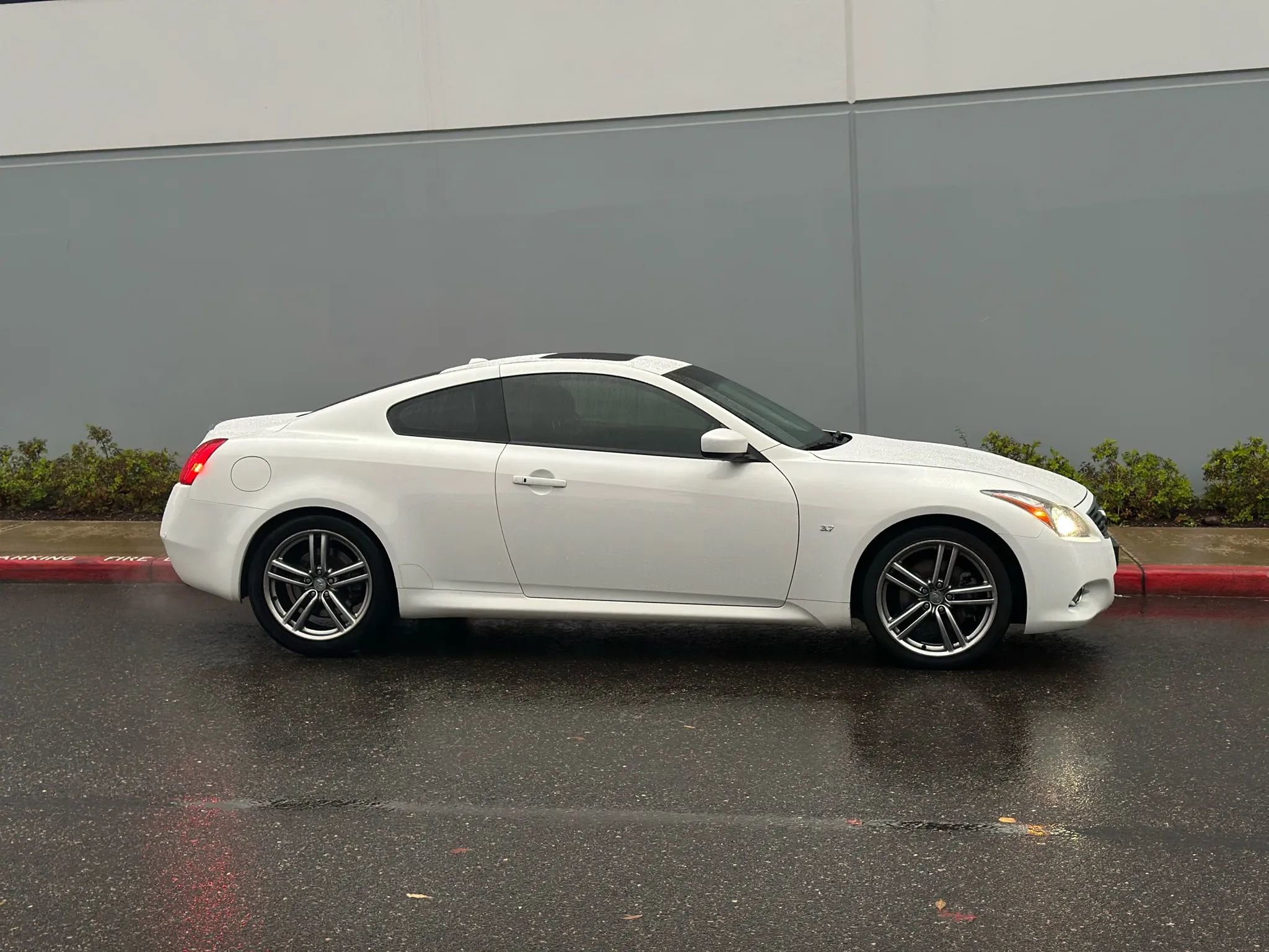 Used 2014 INFINITI Q60 Journey w/ Premium Package image 7