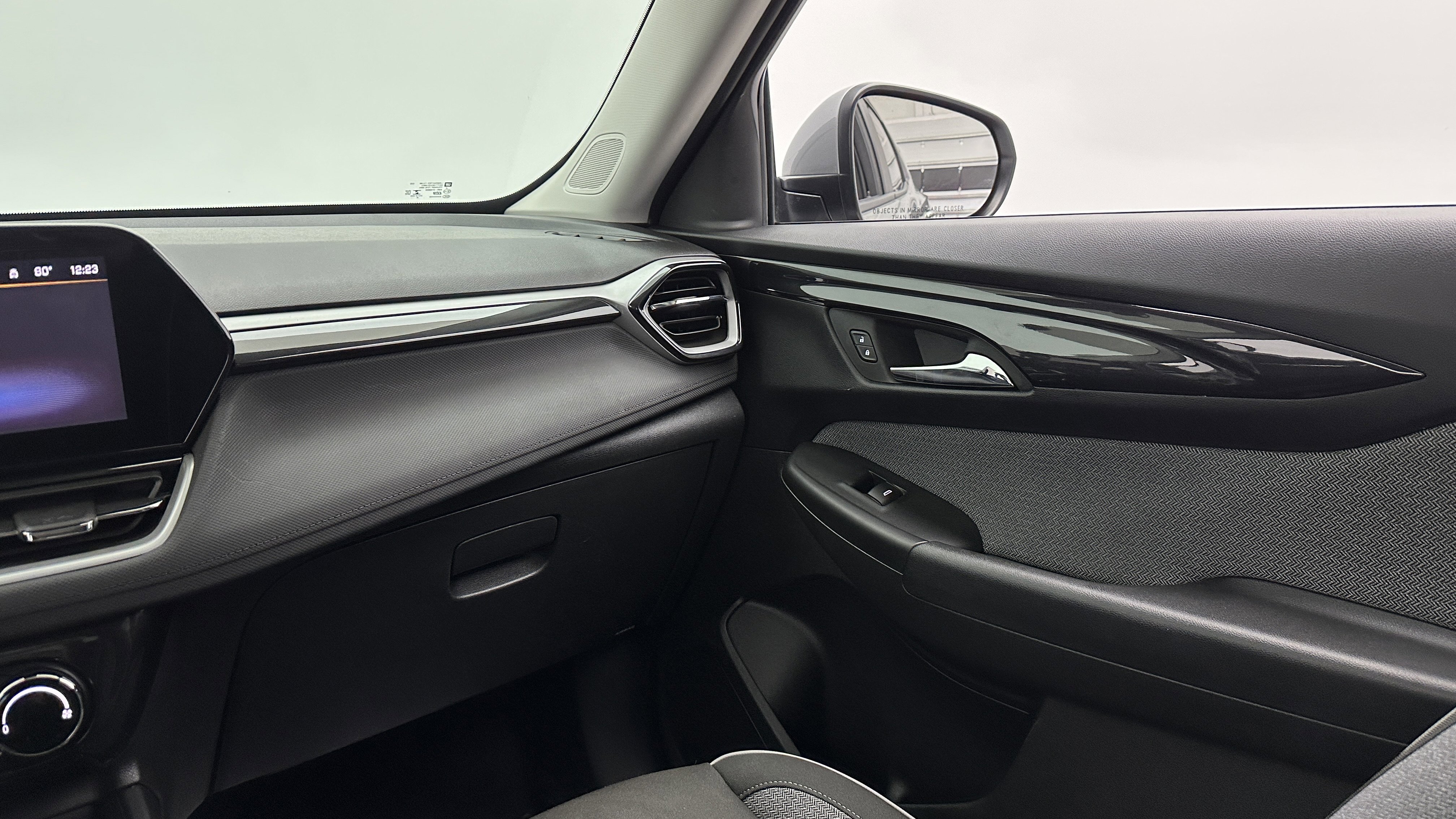 Used 2025 Chevrolet TrailBlazer LT image 24