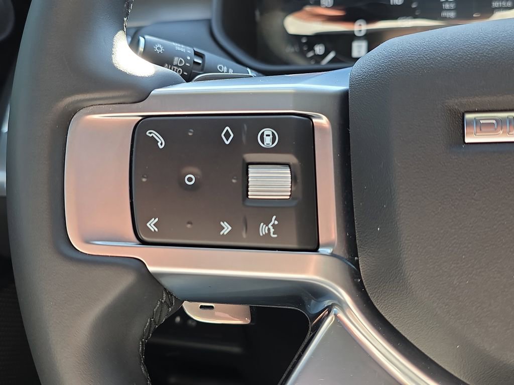 Certified 2024 Land Rover Discovery Dynamic SE AWD/4WD image 20