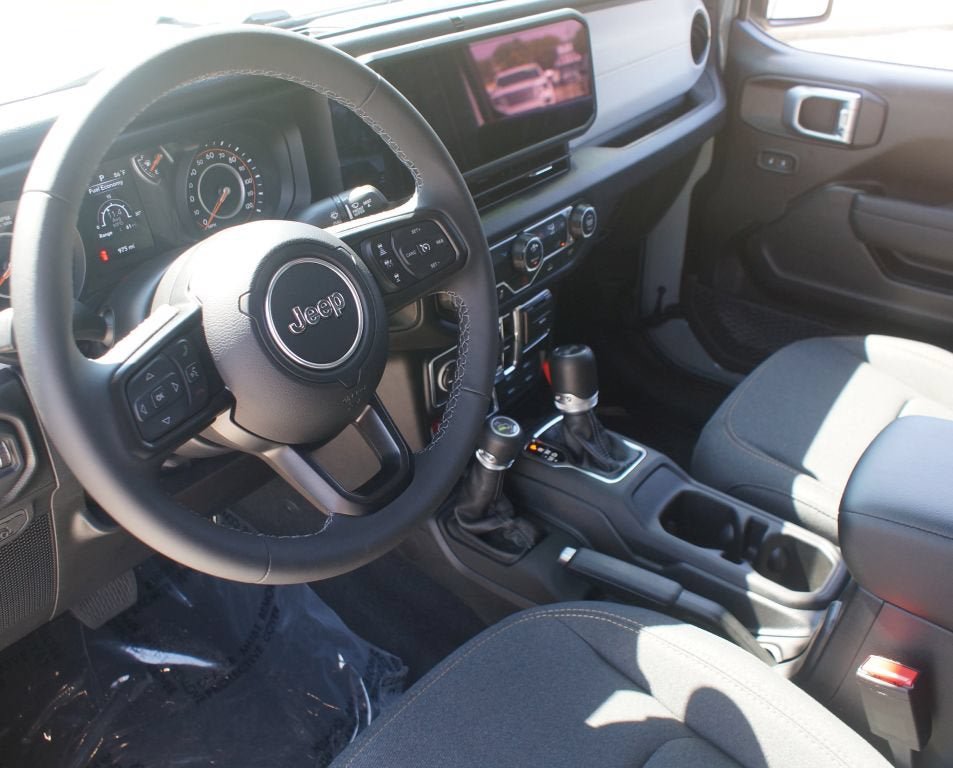 Used 2026 Jeep Wrangler Unlimited Sport AWD/4WD image 14