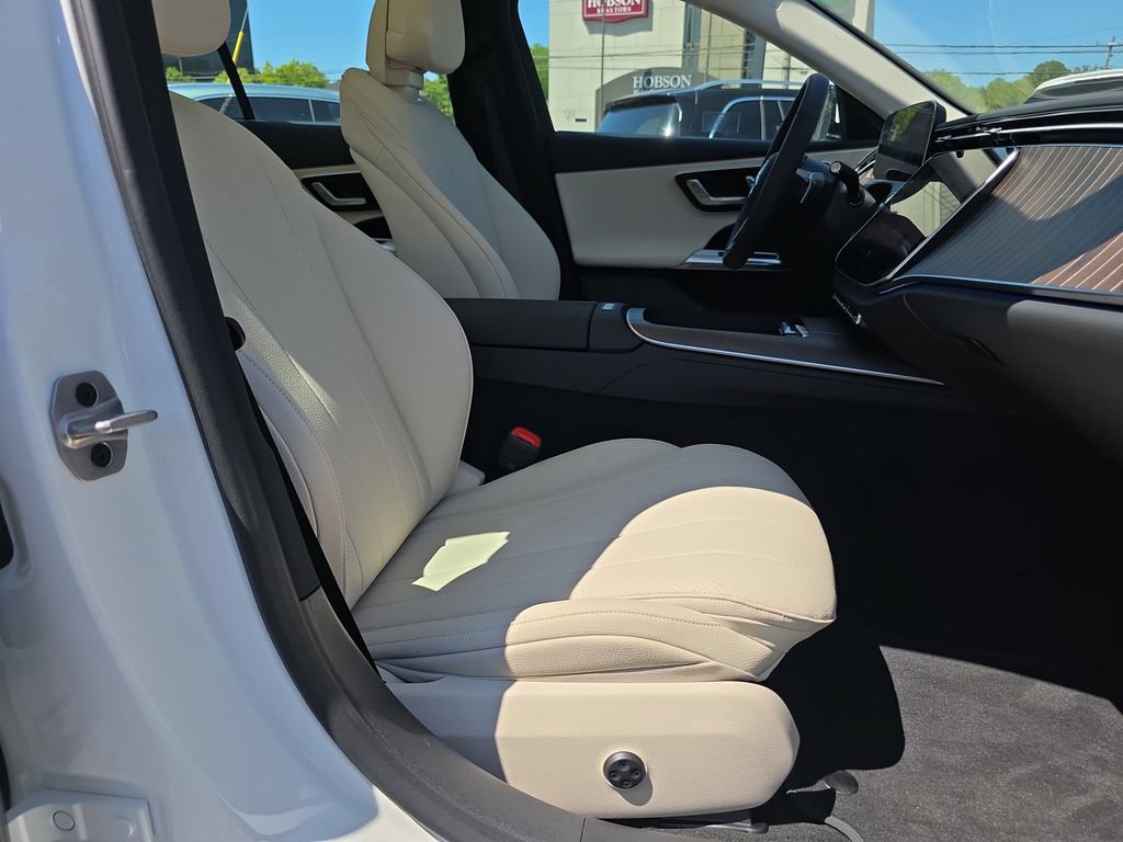New 2026 Mercedes-Benz E 450 4MATIC Sedan image 16