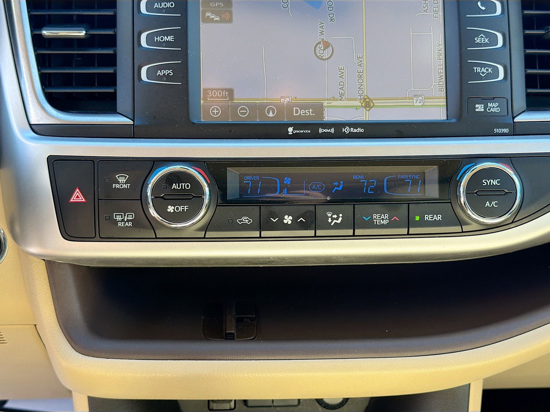 Used 2019 Toyota Highlander XLE image 36