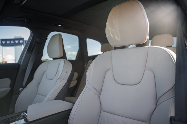 New 2027 Volvo XC60 B5 Plus AWD/4WD image 38