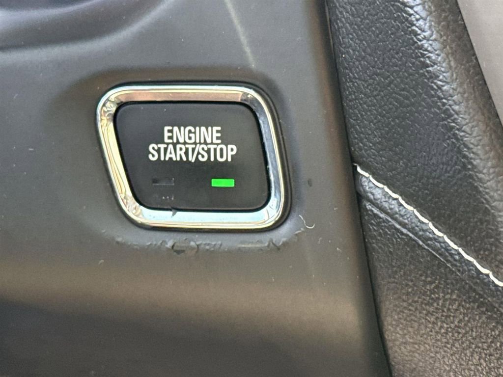 Used 2023 GMC Acadia Denali image 15