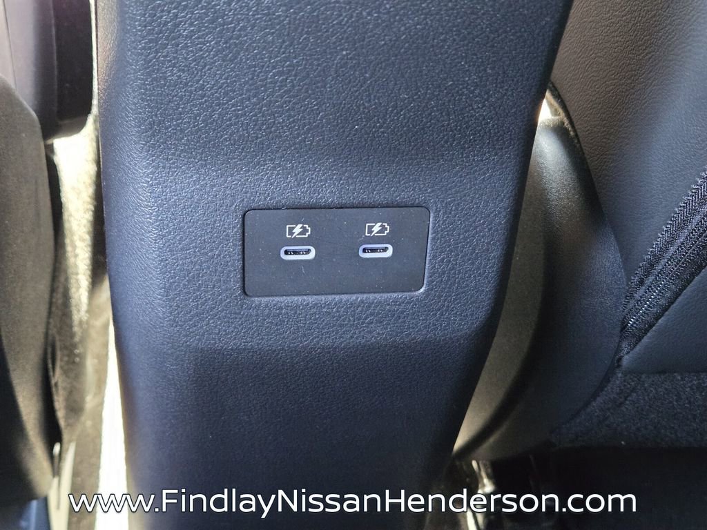 Used 2025 Nissan Kicks SR FWD image 12