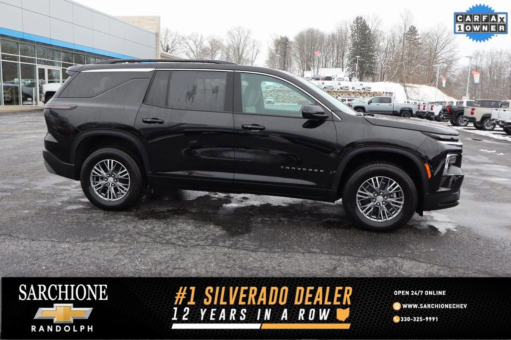 Used 2025 Chevrolet Traverse LT