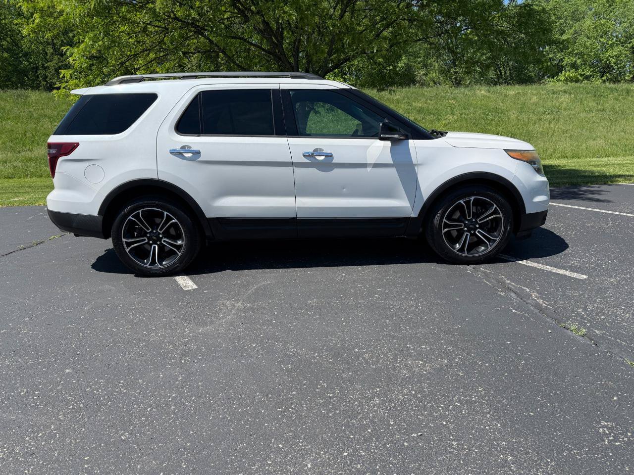Used 2013 Ford Explorer Sport AWD/4WD image 2