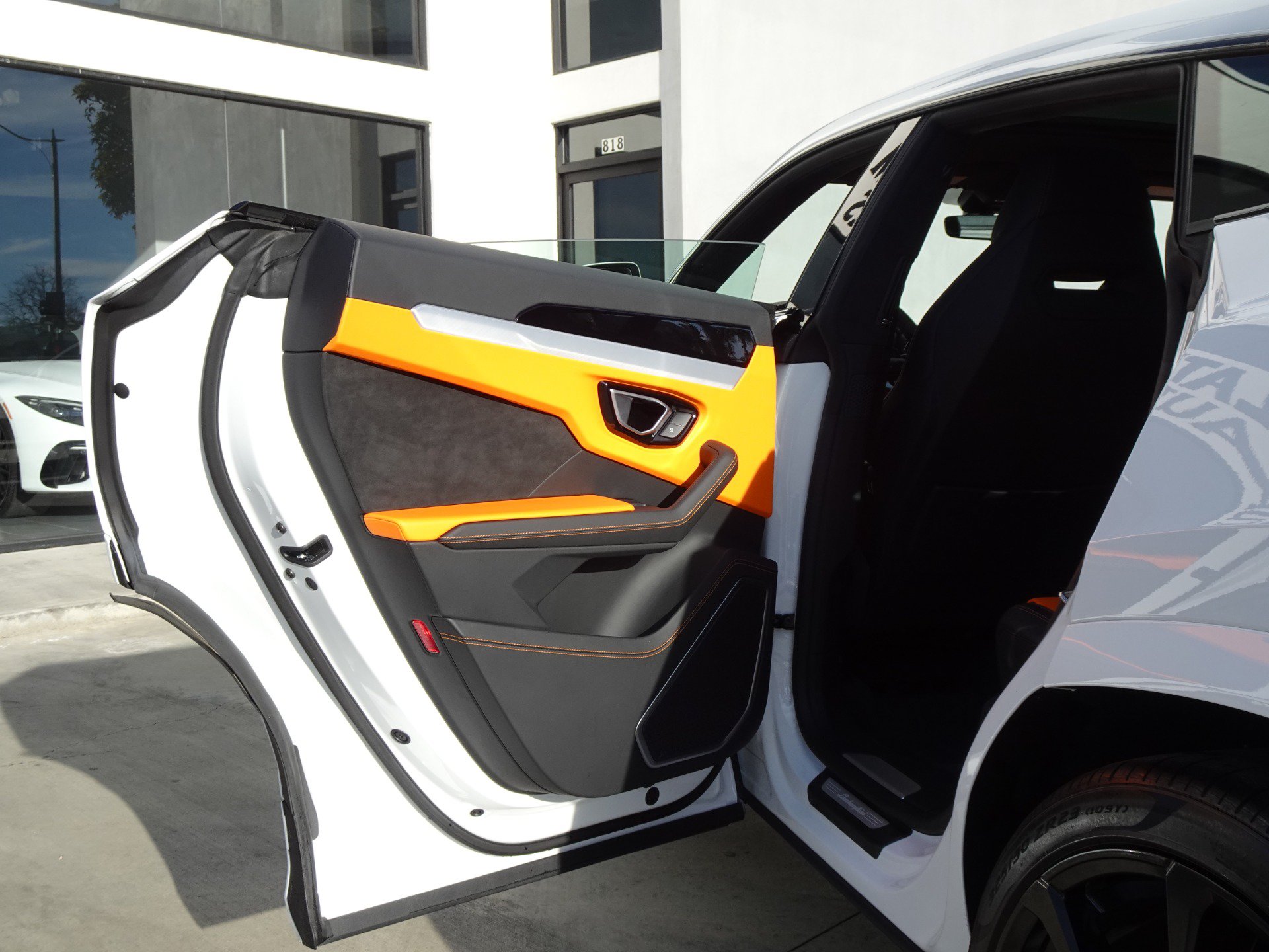 Used 2021 Lamborghini Urus AWD/4WD image 15