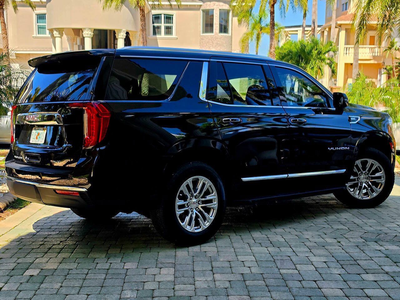 Used 2021 GMC Yukon SLT w/ SLT Premium Package RWD image 5