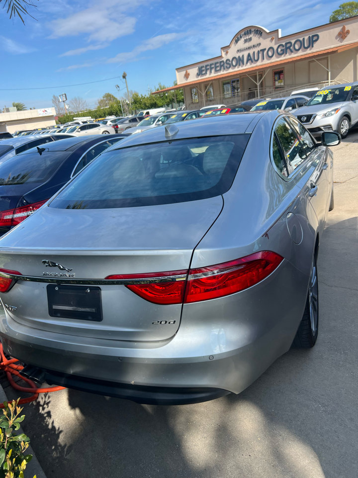 Used 2017 Jaguar XF Prestige image 3