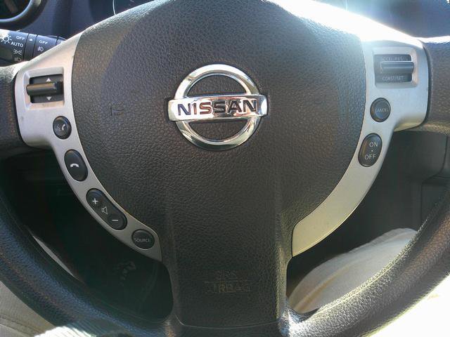 Used 2013 Nissan Rogue SV w/ Premium Pkg image 9