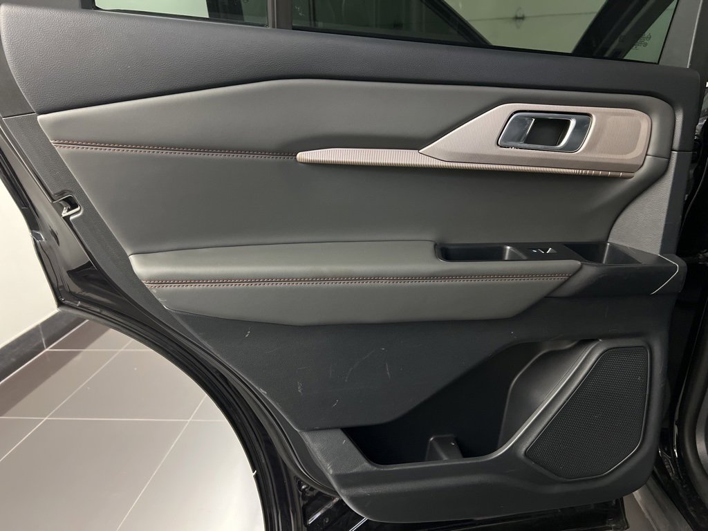 Certified 2025 Ford Explorer Active image 31