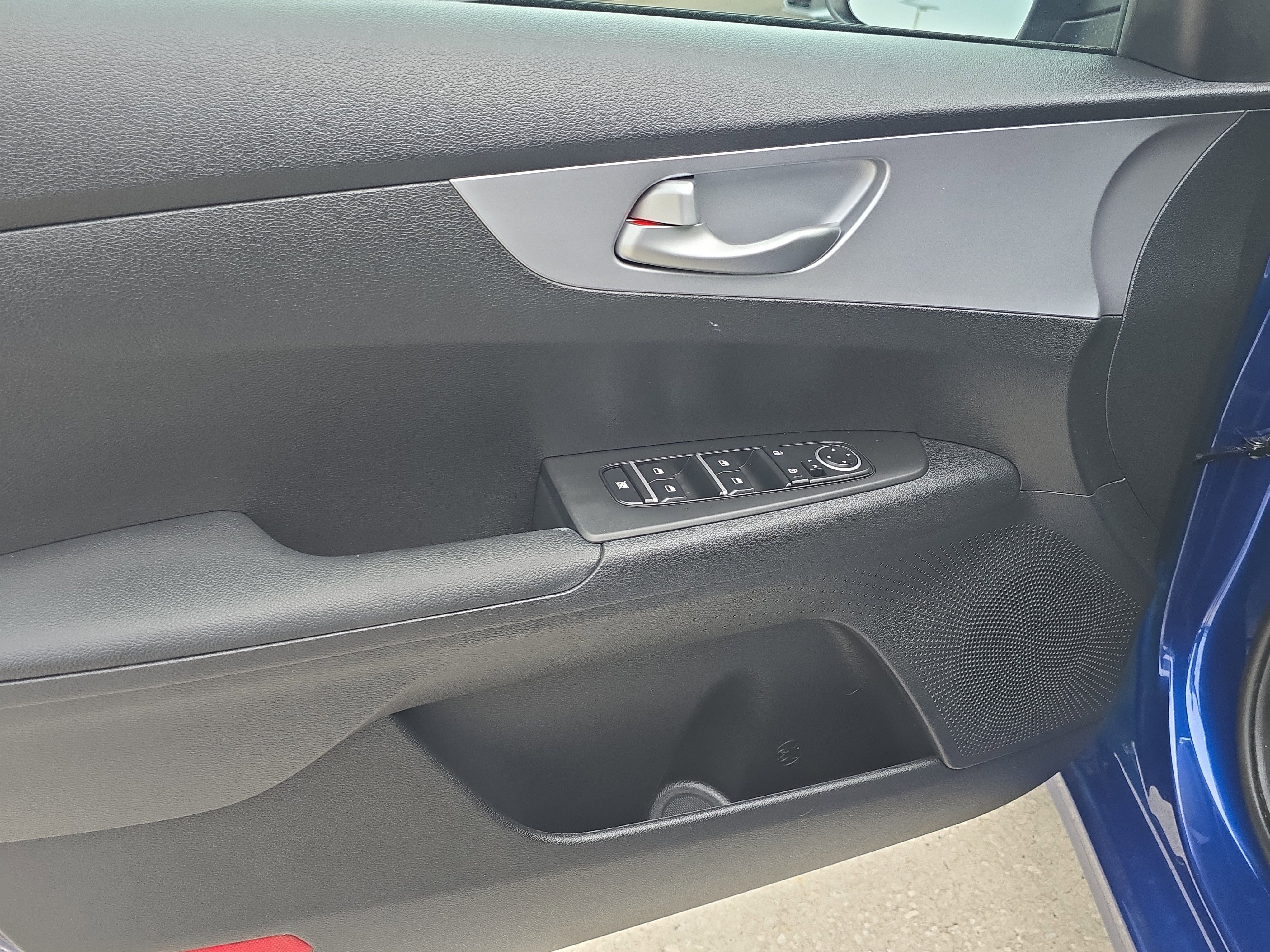 Certified 2023 Kia Forte LXS w/ LXS Technology Package FWD image 17