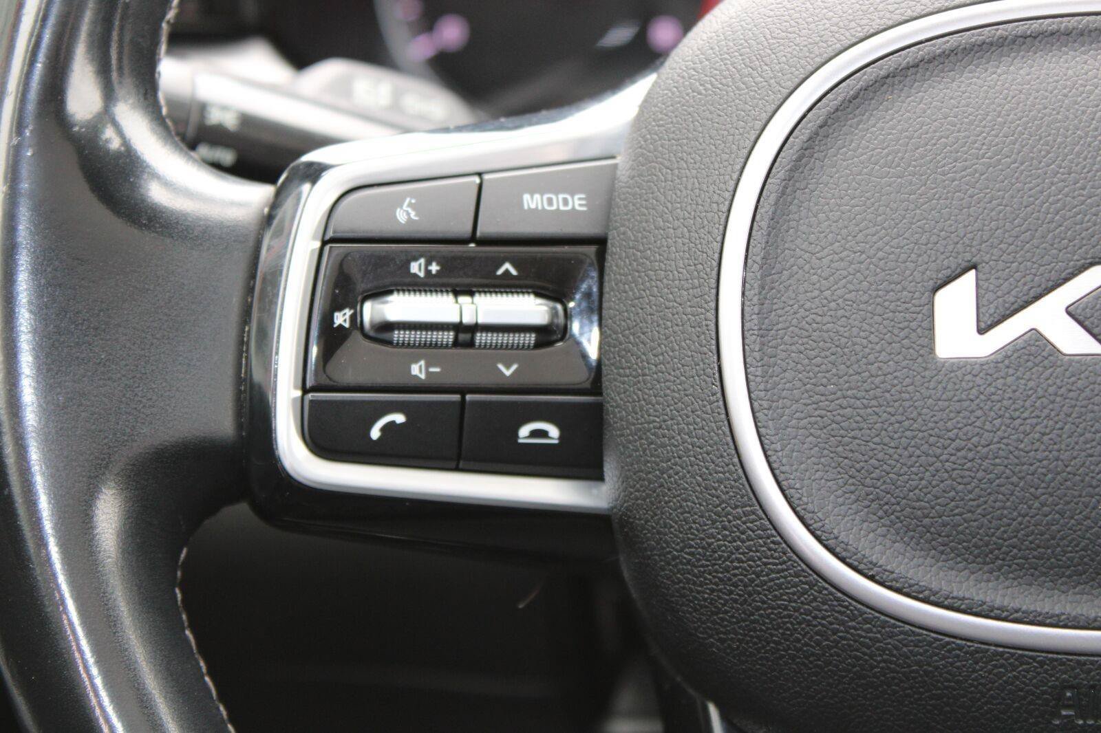 Used 2023 Kia Sorento S w/ Panoramic Sunroof Package FWD image 32