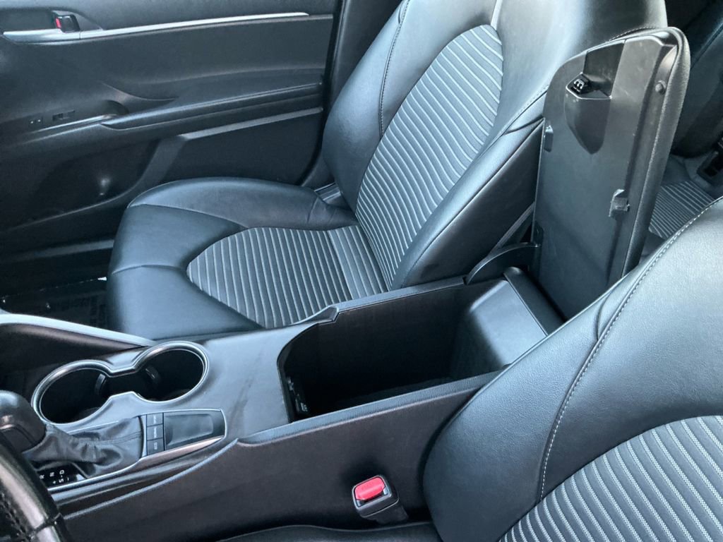 Used 2023 Toyota Camry SE image 24