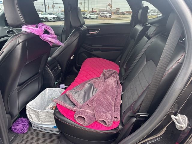 Used 2024 Ford Edge ST-Line w/ Class II Trailer Tow Package image 9