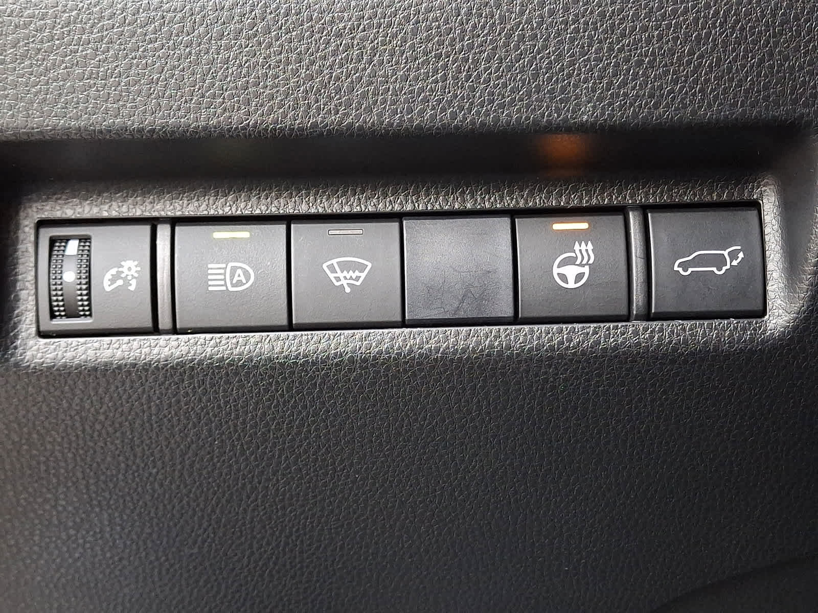 Certified 2020 Toyota RAV4 XLE image 26