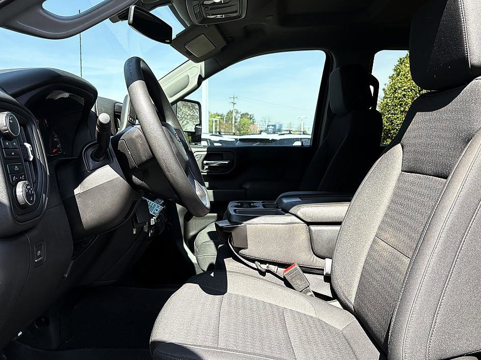 Used 2023 Chevrolet Silverado 2500 Custom w/ Custom Value Package image 9