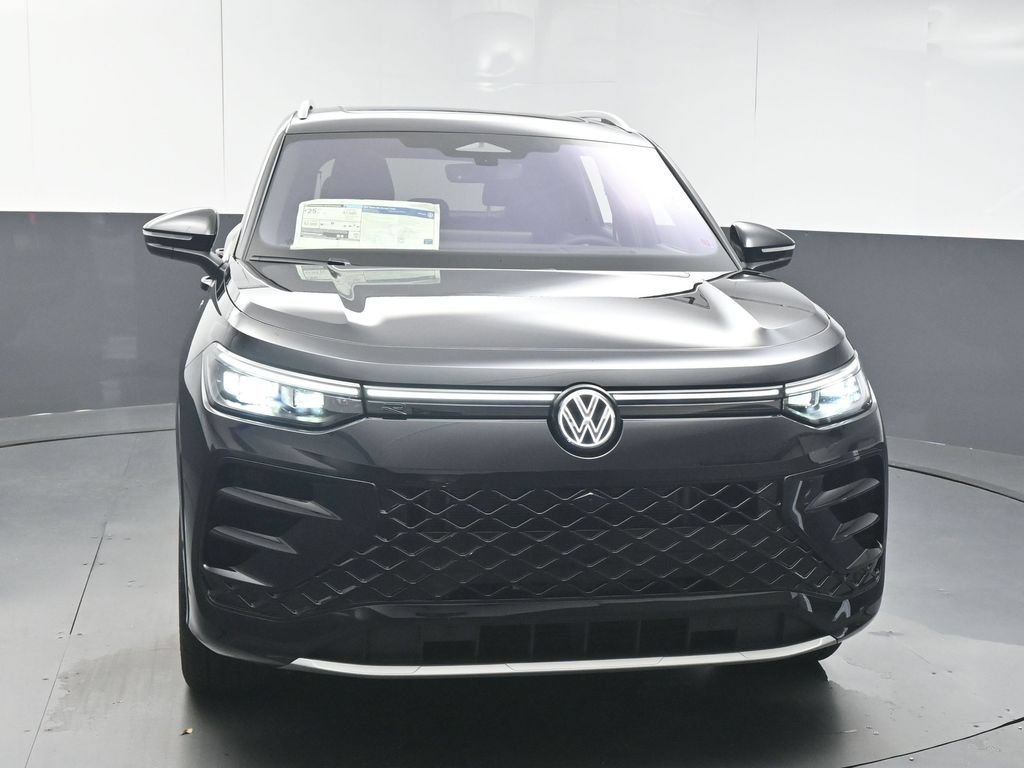 New 2026 Volkswagen Tiguan SEL R-Line AWD/4WD image 3