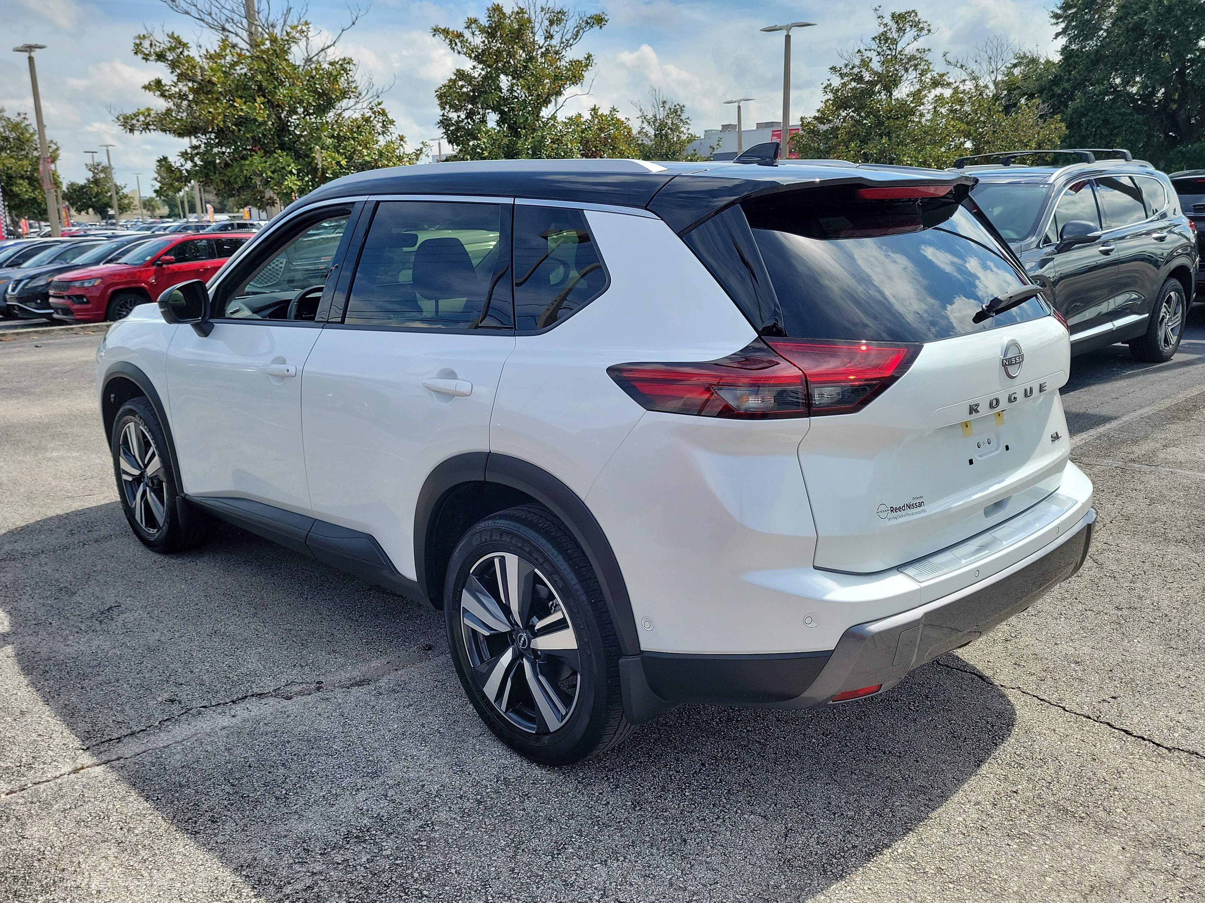 Certified 2024 Nissan Rogue SL w/ SL Premium Package FWD image 9
