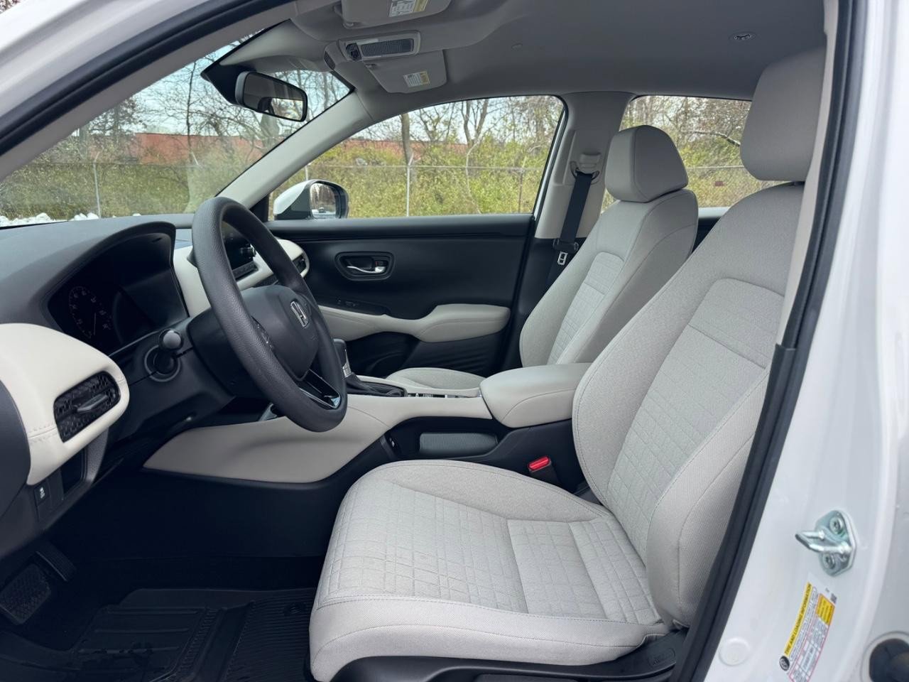 Used 2023 Honda HR-V LX image 18