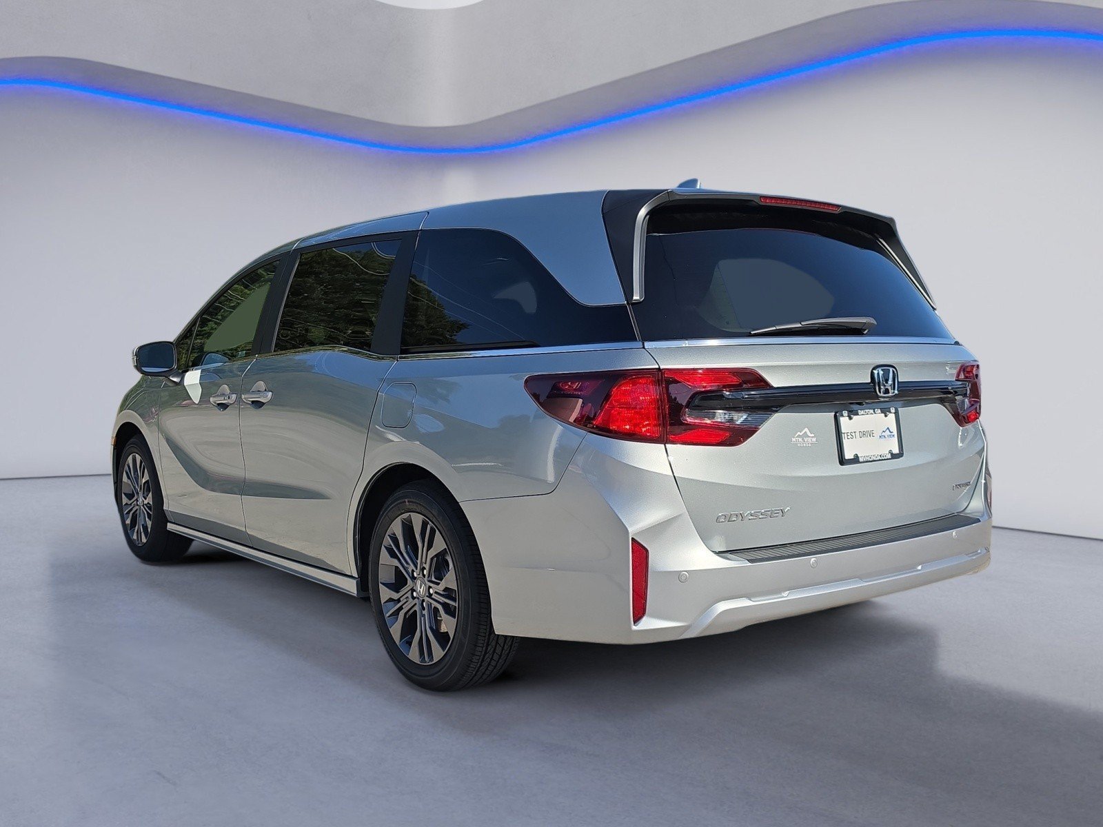 New 2027 Honda Odyssey Touring image 3