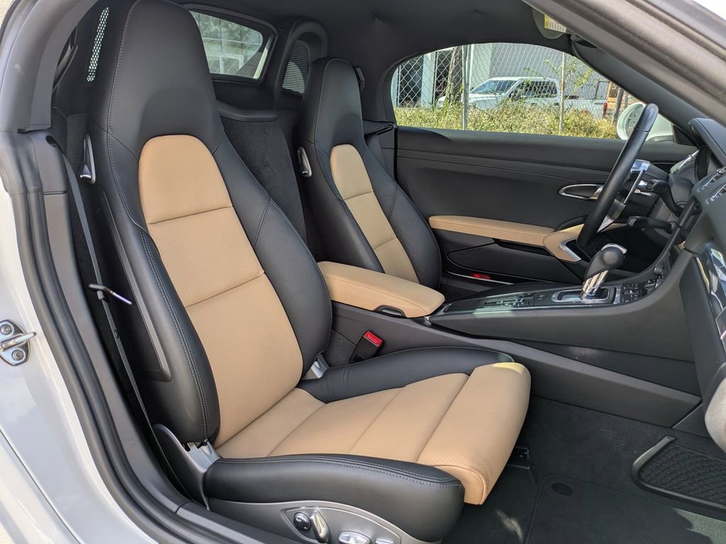 Used 2021 Porsche 718 Boxster image 16