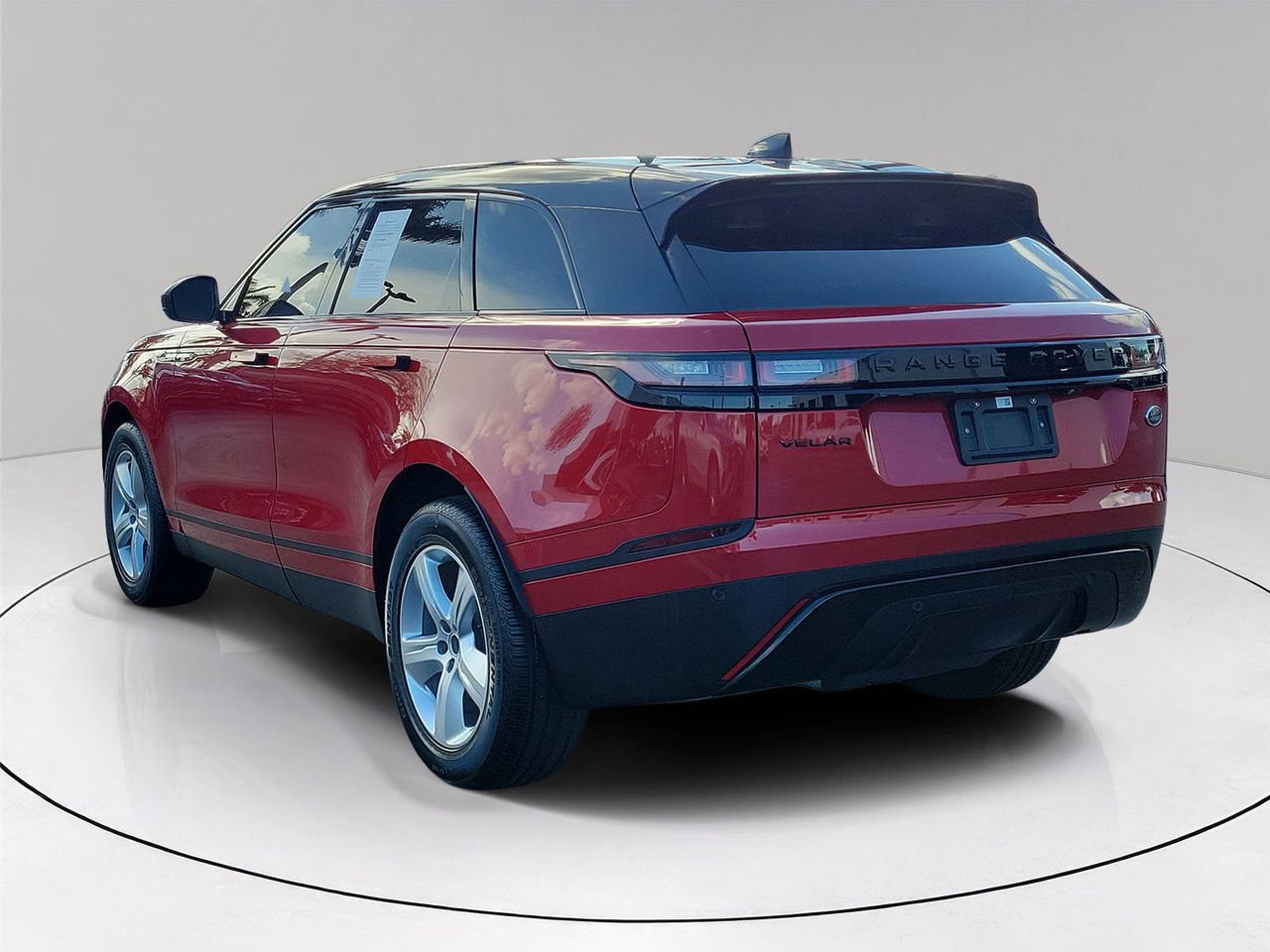 Used 2022 Land Rover Range Rover Velar S AWD/4WD image 4