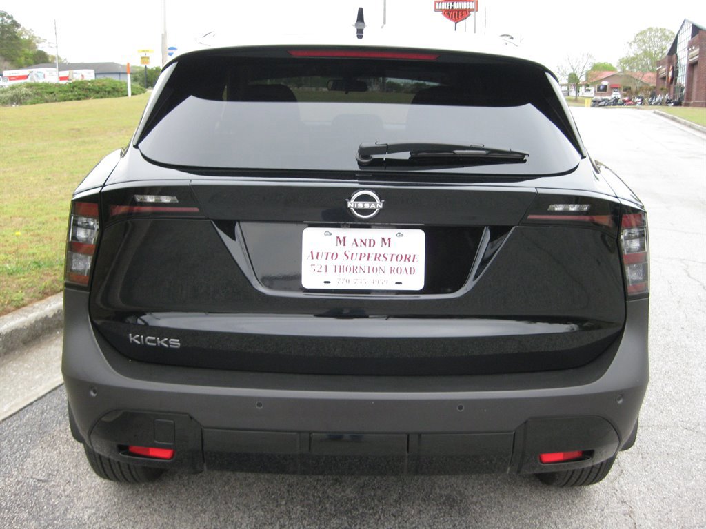 Used 2025 Nissan Kicks SV FWD image 6