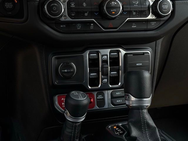 Used 2024 Jeep Gladiator Mojave w/ Convenience Group AWD/4WD image 30