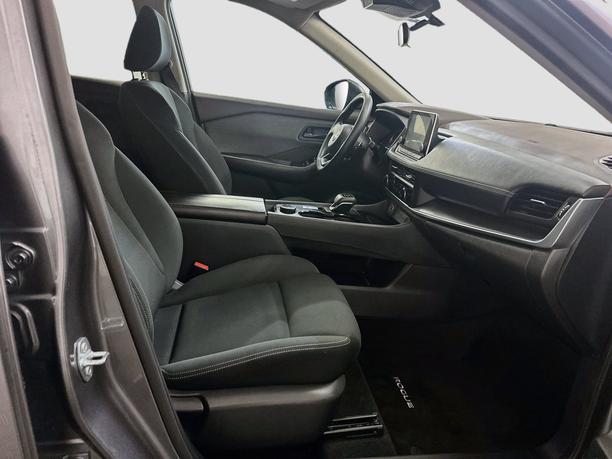 Used 2023 Nissan Rogue S AWD/4WD image 31